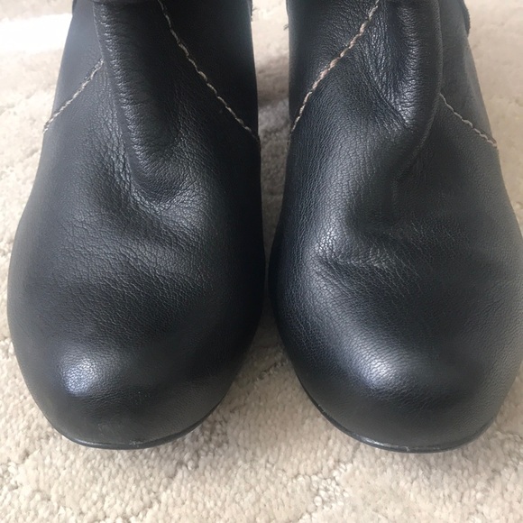 EUC Fossil black leather ankle bootie boots - Picture 3 of 8